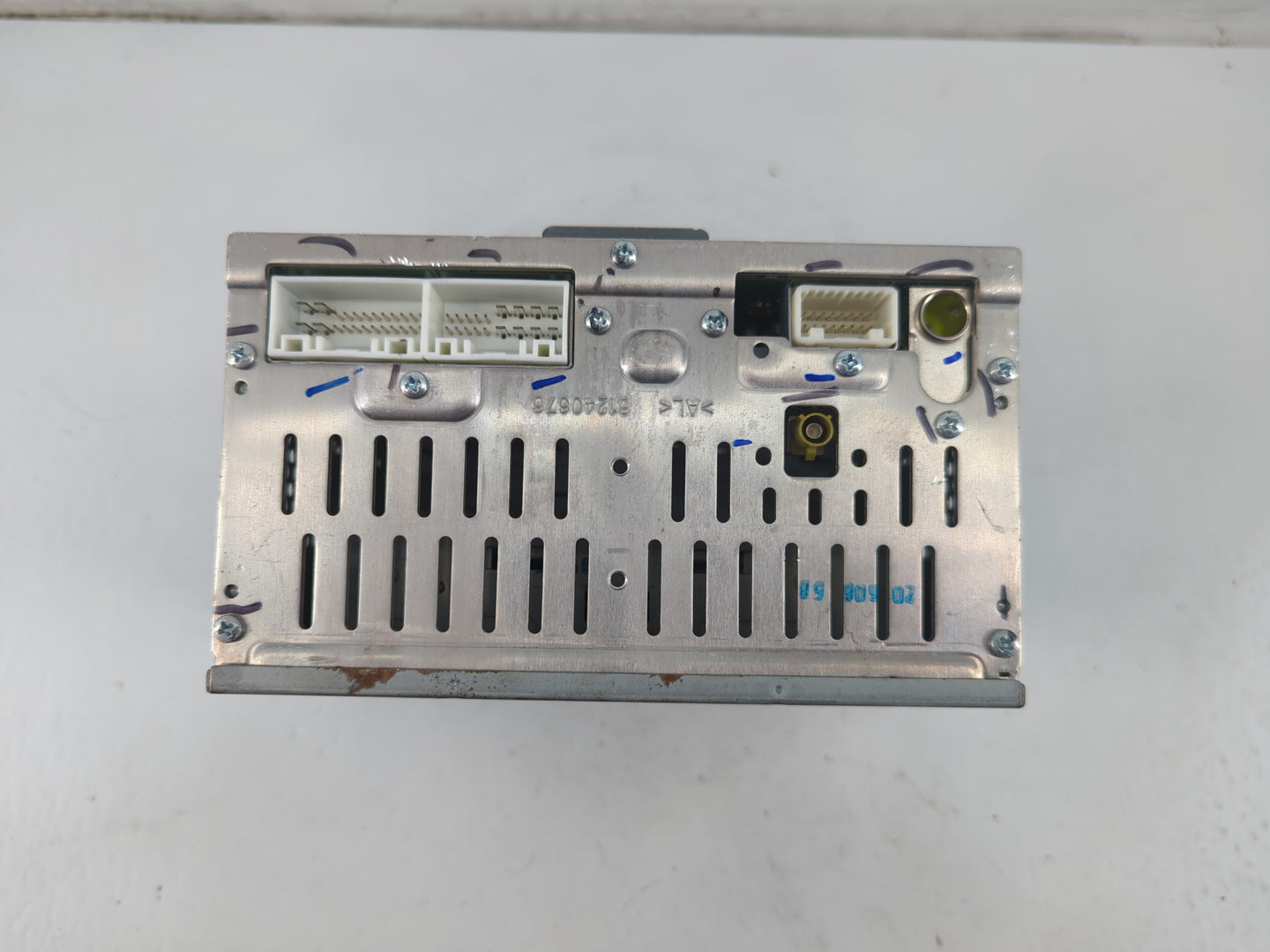2017-2018 Hyundai Santa Fe Radio AM FM Cd Player Receiver Replacement P/N:96180-4Z6004X Fits Fits 2017 2018 OEM Used Auto Parts - Oemusedautoparts1.com
