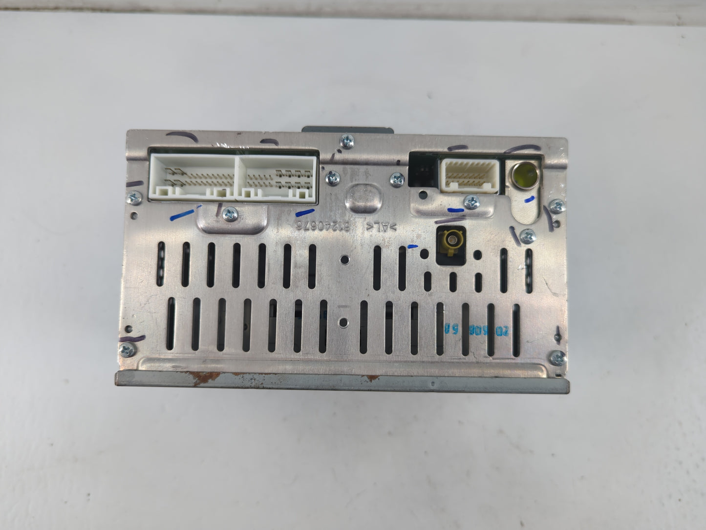 2017-2018 Hyundai Santa Fe Radio AM FM Cd Player Receiver Replacement P/N:96180-4Z6004X Fits Fits 2017 2018 OEM Used Auto Parts - Oemusedautoparts1.com