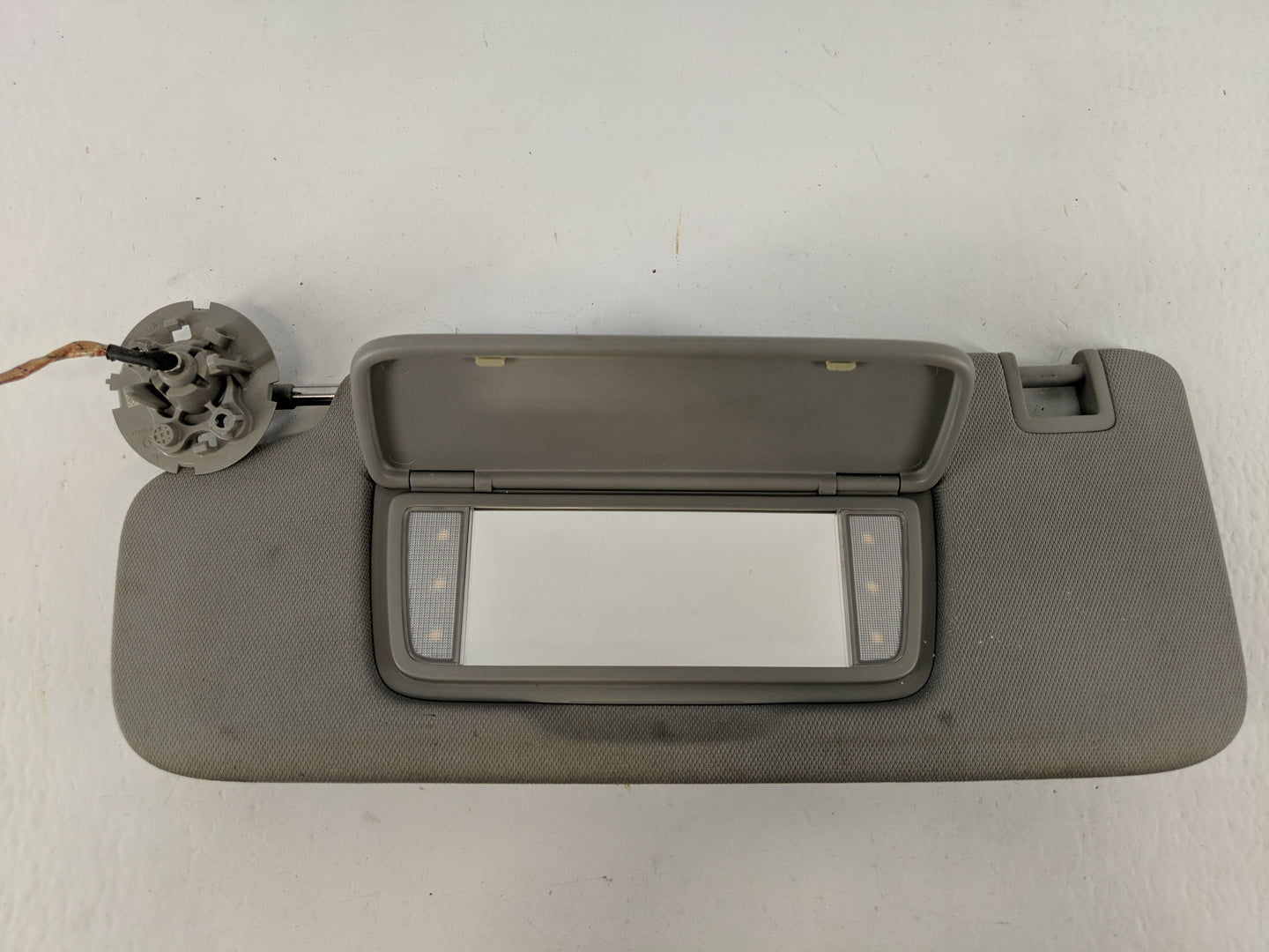 2018 Gmc Terrain Sun Visor Shade Replacement Driver Left Mirror Fits OEM Used Auto Parts - Oemusedautoparts1.com