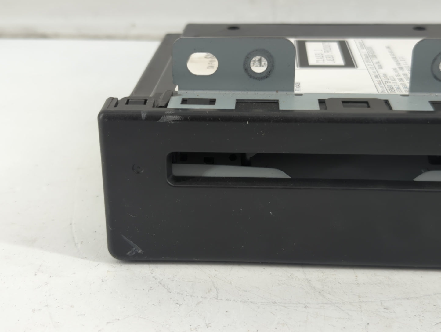 2017-2020 Chevrolet Tahoe Radio AM FM Cd Player Receiver Replacement P/N:84016434 Fits Fits 2017 2018 2019 2020 OEM Used Auto Parts - Oemusedautoparts1.com