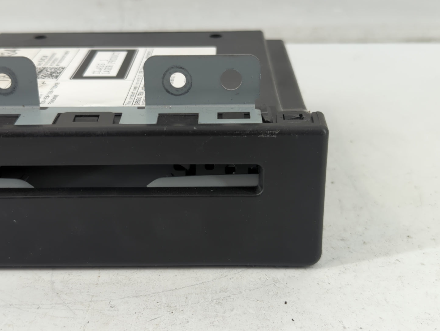 2017-2020 Chevrolet Tahoe Radio AM FM Cd Player Receiver Replacement P/N:84016434 Fits Fits 2017 2018 2019 2020 OEM Used Auto Parts - Oemusedautoparts1.com