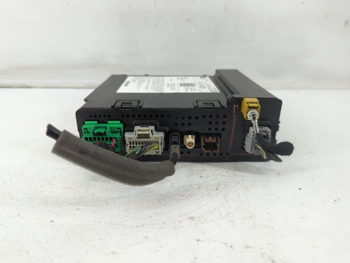2017-2018 Gmc Sierra 1500 Radio AM FM Cd Player Receiver Replacement P/N:84102336 Fits Fits 2017 2018 OEM Used Auto Parts - Oemusedautoparts1.com