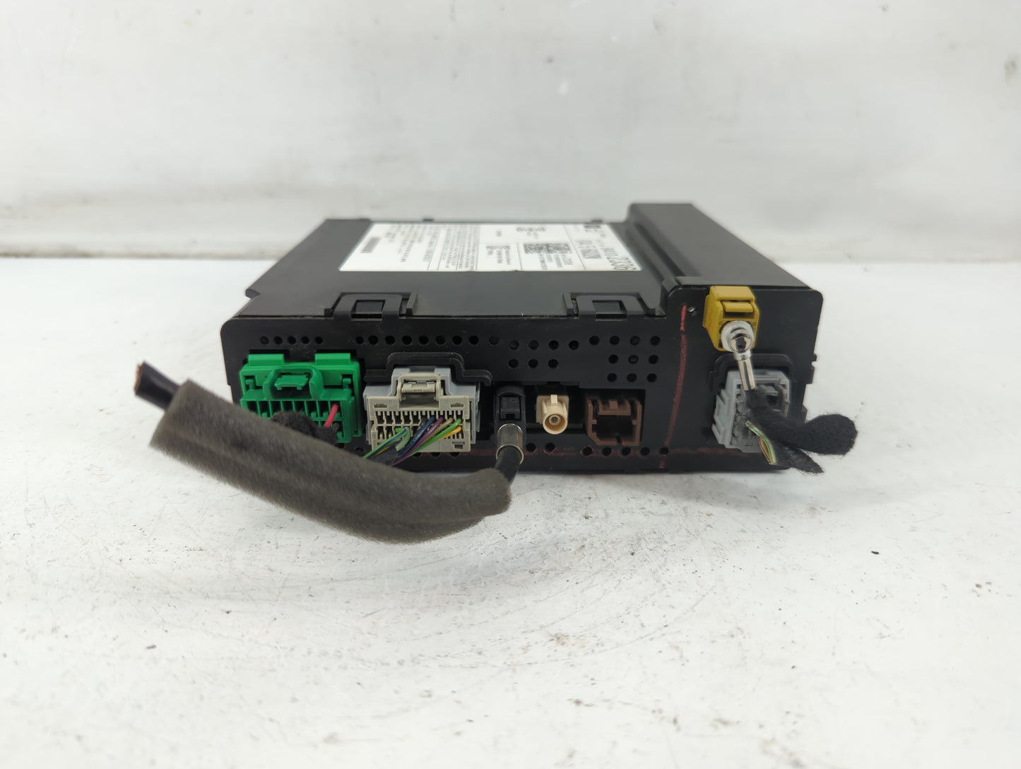 2017-2018 Gmc Sierra 1500 Radio AM FM Cd Player Receiver Replacement P/N:84102336 Fits Fits 2017 2018 OEM Used Auto Parts - Oemusedautoparts1.com