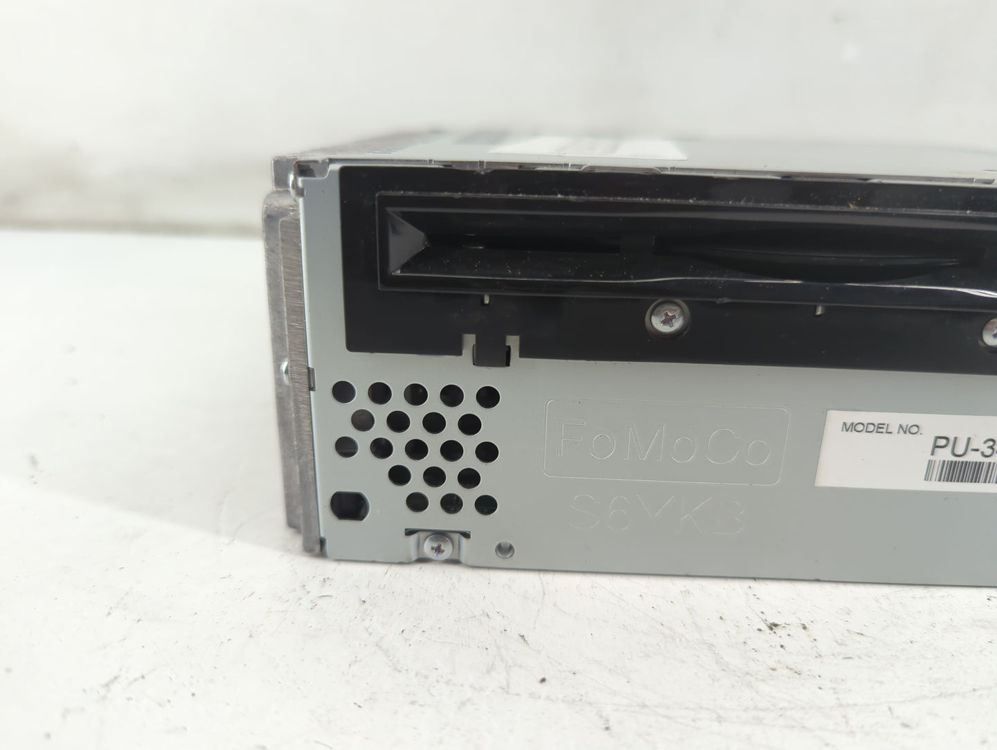 2013 Lincoln Mkx Radio AM FM Cd Player Receiver Replacement P/N:DT4T-19C107-CA Fits OEM Used Auto Parts - Oemusedautoparts1.com