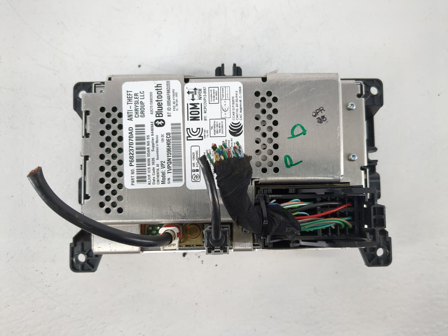 2016 Jeep Cherokee Radio AM FM Cd Player Receiver Replacement P/N:P68237070AD P68237070AC Fits OEM Used Auto Parts - Oemusedautoparts1.com