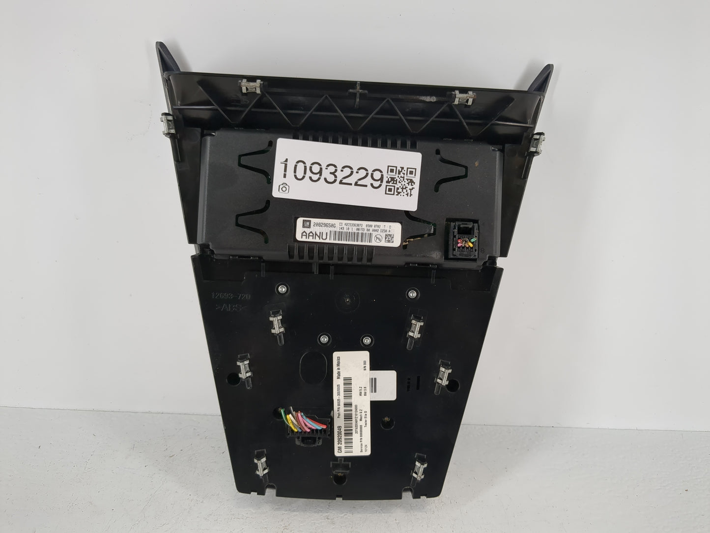 2010-2011 Gmc Terrain Radio AM FM Cd Player Receiver Replacement P/N:20920049 Fits Fits 2010 2011 OEM Used Auto Parts