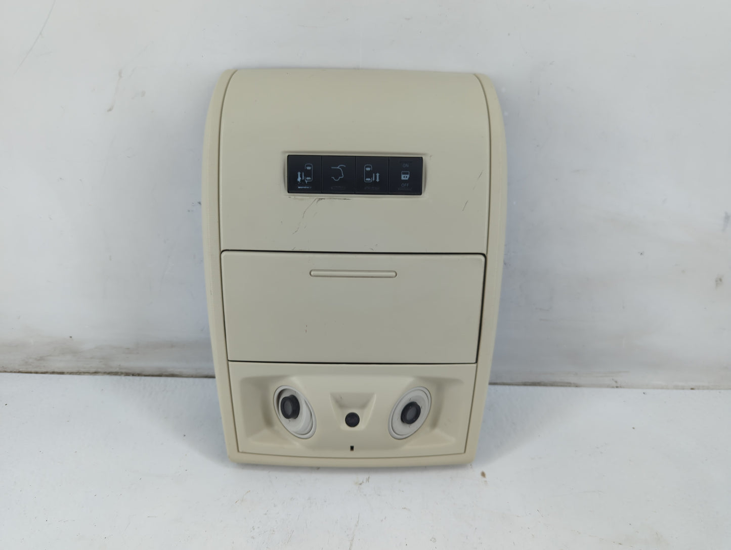 2009 Chrysler Town & Country Overhead Roof Console - Oemusedautoparts1.com