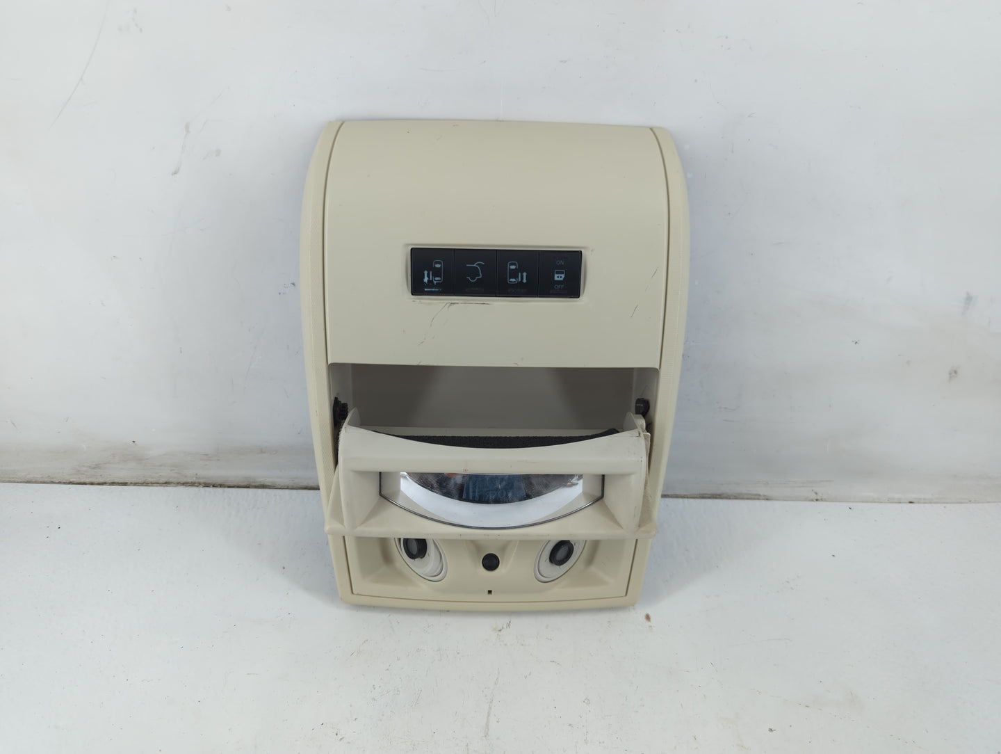 2009 Chrysler Town & Country Overhead Roof Console - Oemusedautoparts1.com