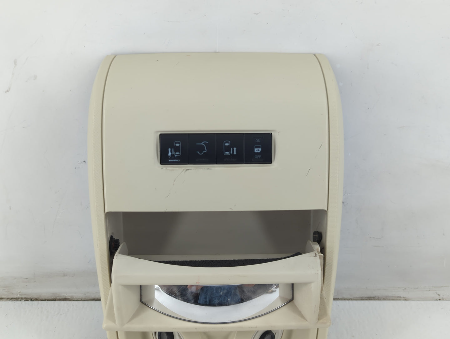 2009 Chrysler Town & Country Overhead Roof Console - Oemusedautoparts1.com