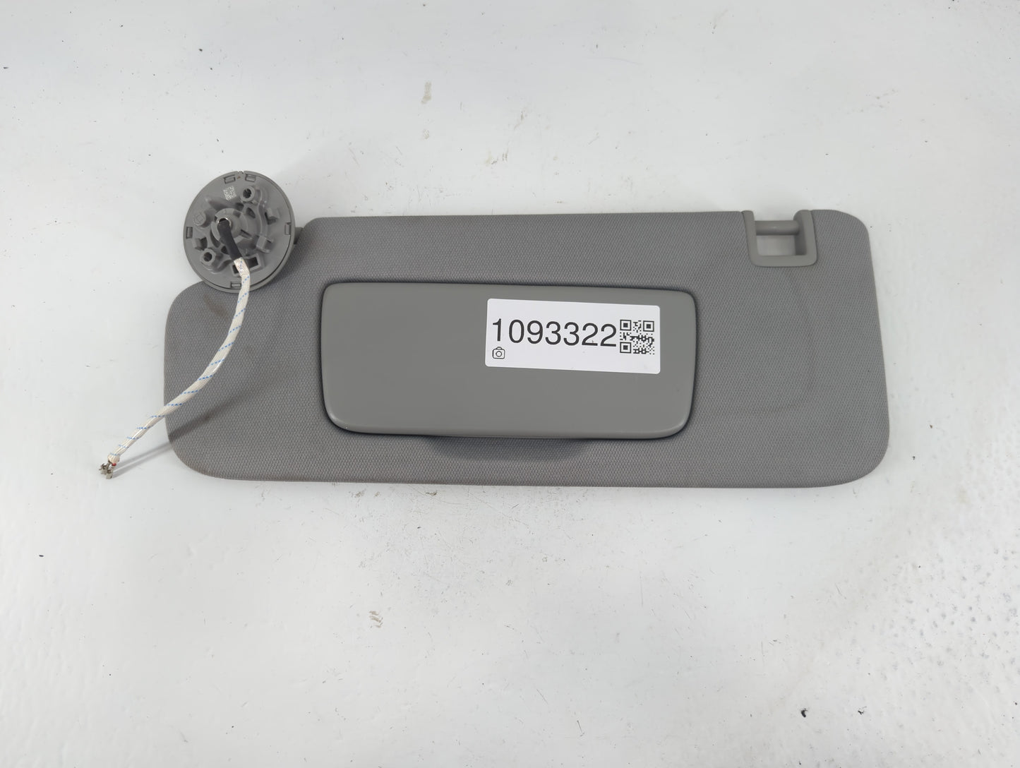 2018-2019 Chevrolet Equinox Sun Visor Shade Replacement Driver Left Mirror Fits Fits 2018 2019 OEM Used Auto Parts