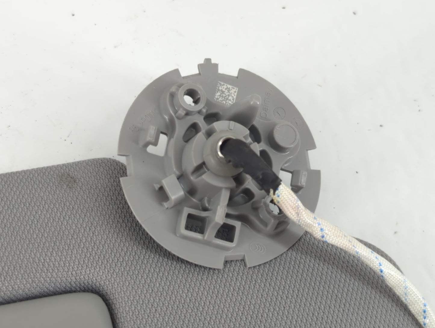 2018-2019 Chevrolet Equinox Sun Visor Shade Replacement Passenger Right Mirror Fits Fits 2018 2019 OEM Used Auto Parts