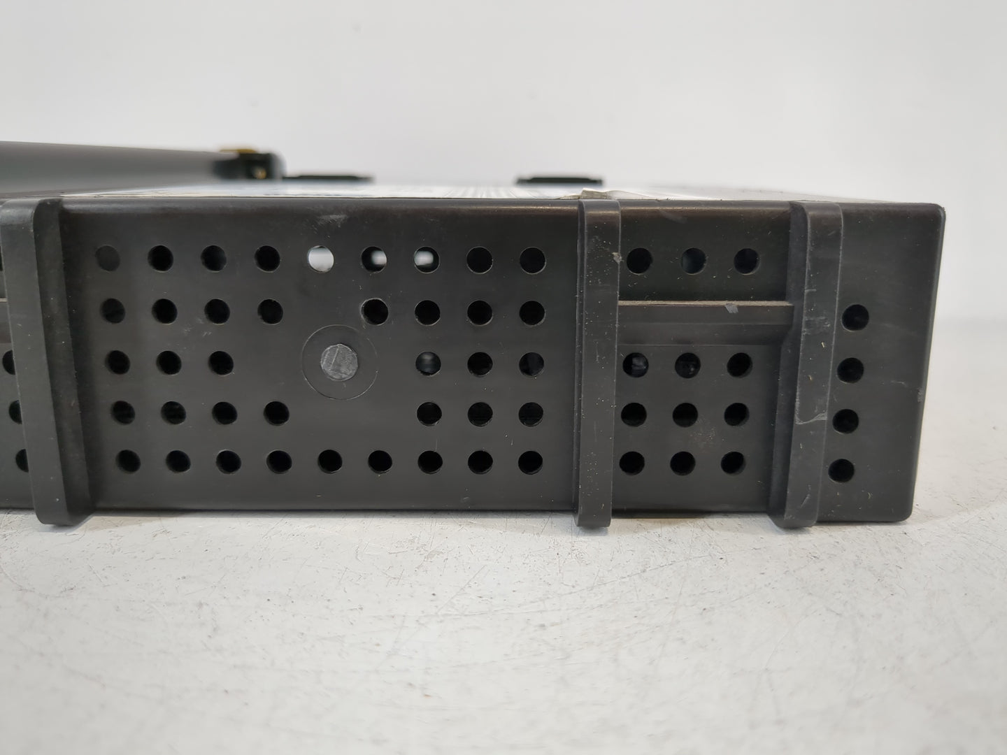 2017 Gmc Yukon Radio AM FM Cd Player Receiver Replacement P/N:84222871 Fits Fits 2018 OEM Used Auto Parts - Oemusedautoparts1.com