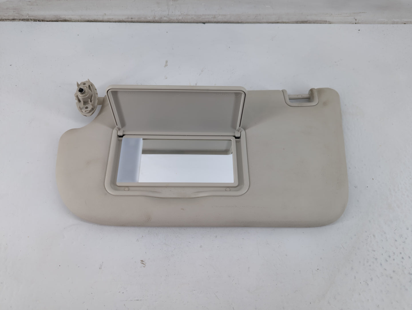 2013-2018 Ford Focus Sun Visor Shade Replacement Driver Left Mirror Fits Fits 2013 2014 2015 2016 2017 2018 OEM Used Auto Parts - Oemusedautoparts1.com