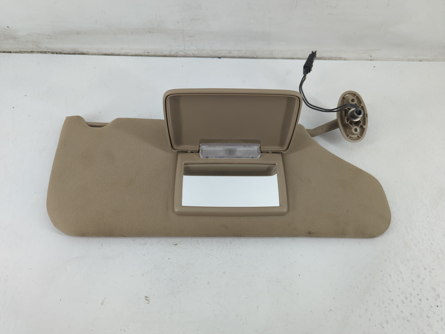 2011-2014 Chrysler 200 Sun Visor Shade Replacement Passenger Right Mirror Fits Fits 2011 2012 2013 2014 OEM Used Auto Parts - Oemusedautoparts1.com