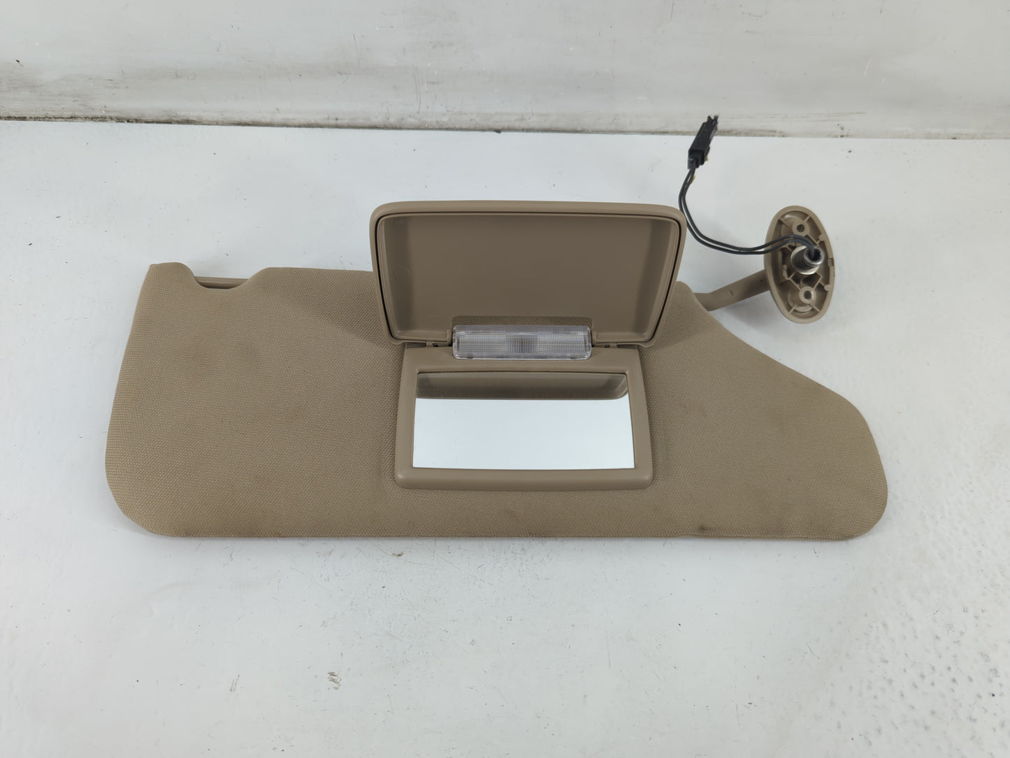 2011-2014 Chrysler 200 Sun Visor Shade Replacement Passenger Right Mirror Fits Fits 2011 2012 2013 2014 OEM Used Auto Parts - Oemusedautoparts1.com