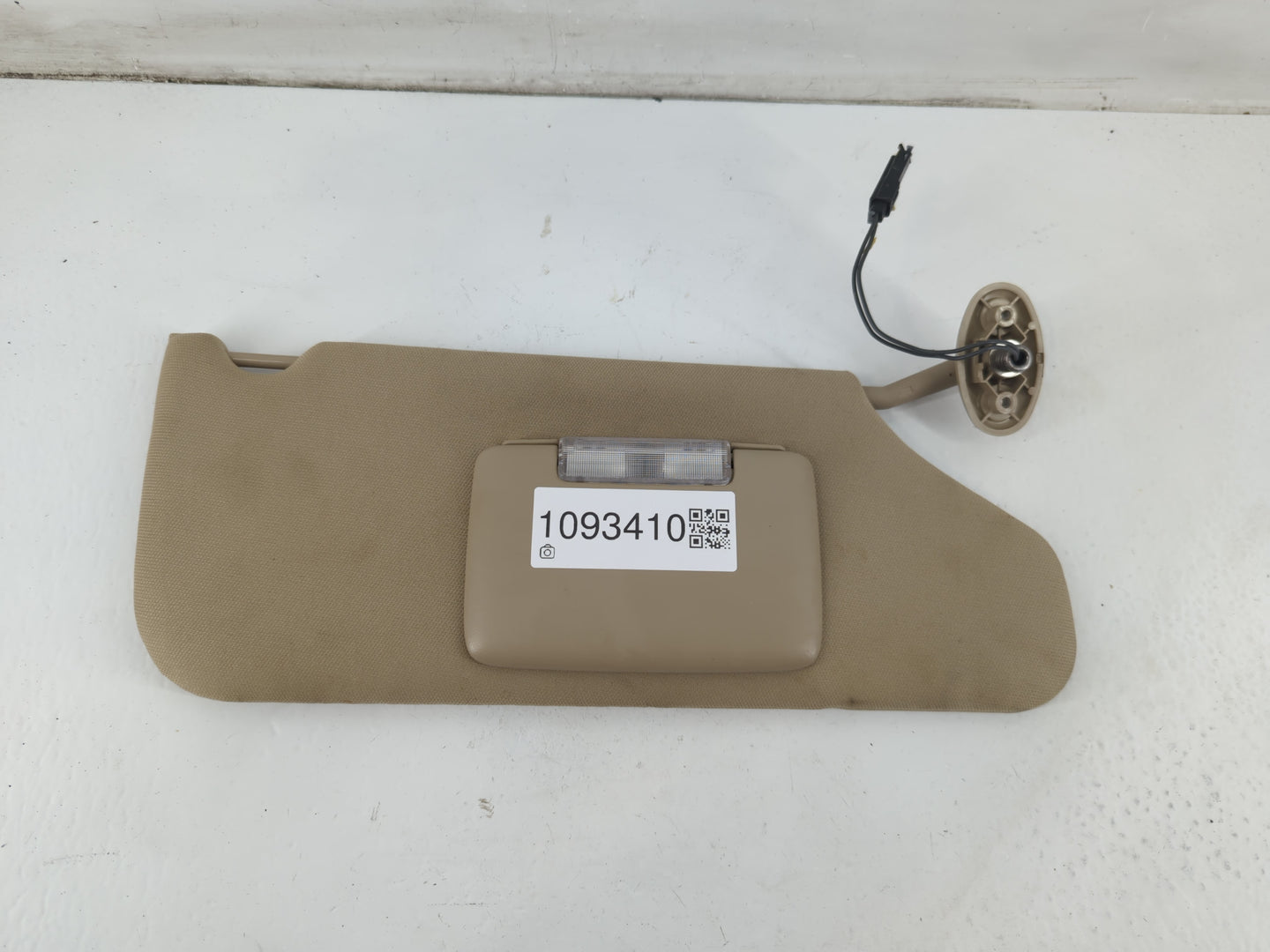 2011-2014 Chrysler 200 Sun Visor Shade Replacement Passenger Right Mirror Fits Fits 2011 2012 2013 2014 OEM Used Auto Parts - Oemusedautoparts1.com