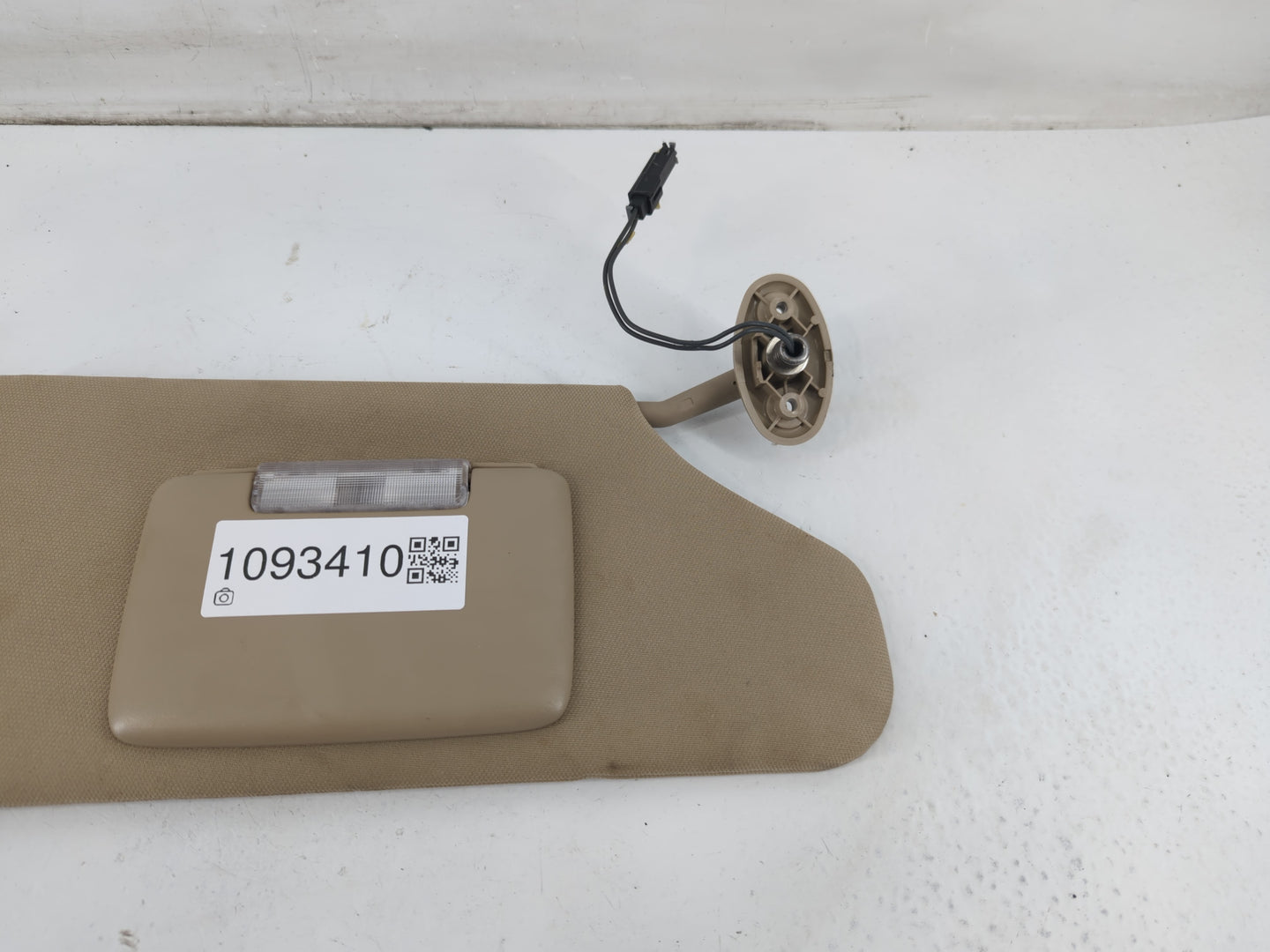 2011-2014 Chrysler 200 Sun Visor Shade Replacement Passenger Right Mirror Fits Fits 2011 2012 2013 2014 OEM Used Auto Parts - Oemusedautoparts1.com