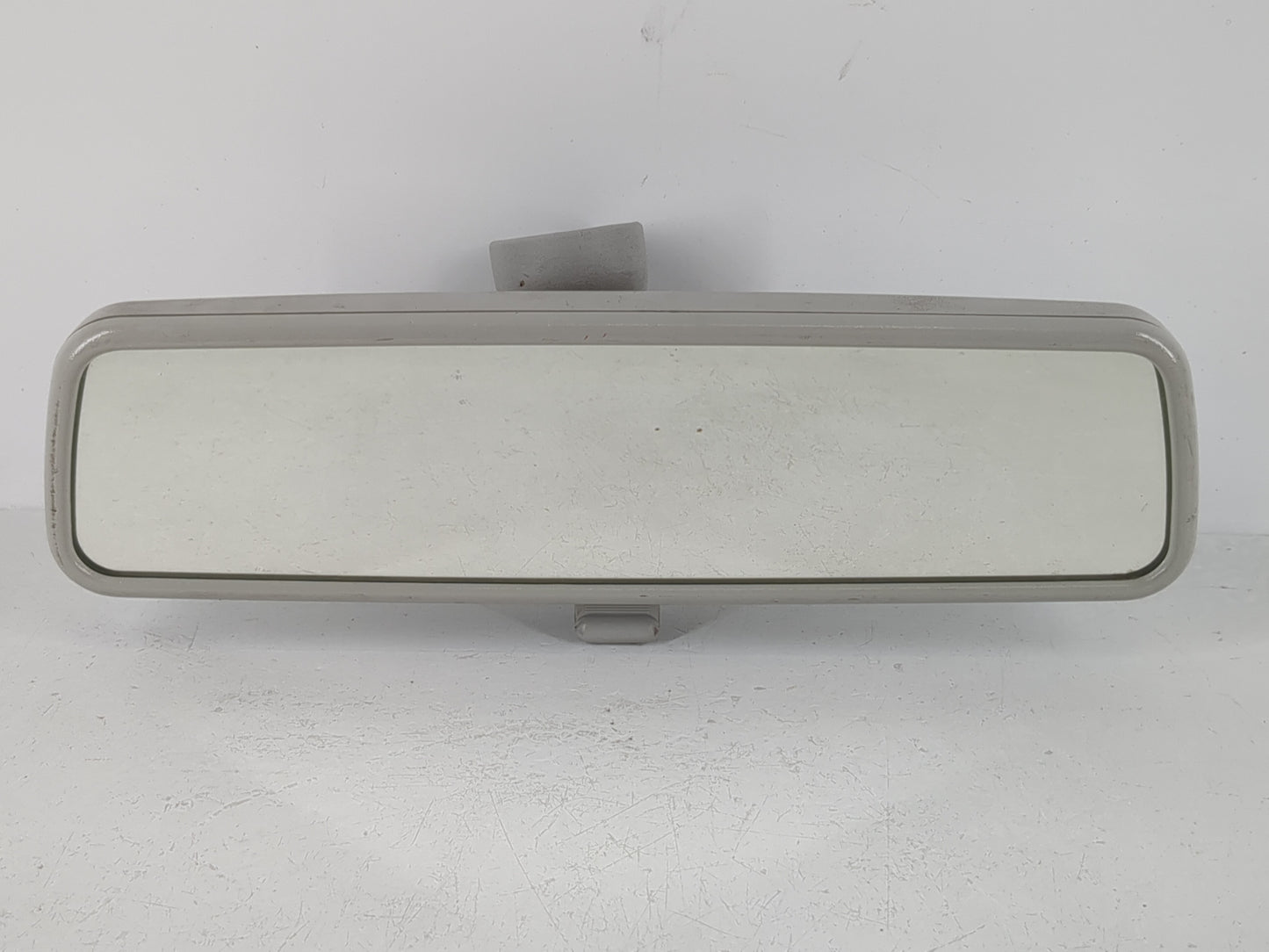 2003-2008 Volkswagen Passat Interior Rear View Mirror Replacement OEM P/N:E9014022 Fits Fits 2003 2004 2005 2006 2007 2008 OEM Used Auto Parts