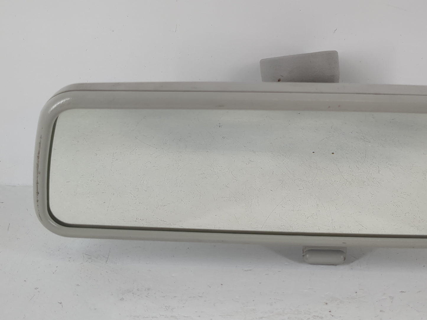 2003-2008 Volkswagen Passat Interior Rear View Mirror Replacement OEM P/N:E9014022 Fits Fits 2003 2004 2005 2006 2007 2008 OEM Used Auto Parts