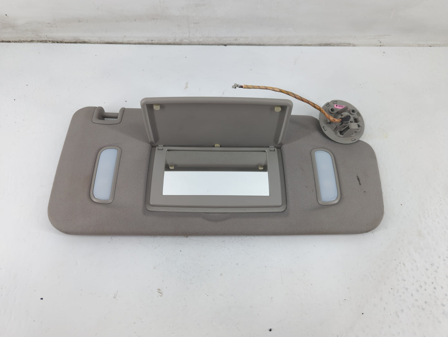 2010-2017 Chevrolet Equinox Sun Visor Shade Replacement Passenger Right Mirror Fits Fits 2010 2011 2012 2013 2014 2015 2016 2017 OEM Used Auto Parts