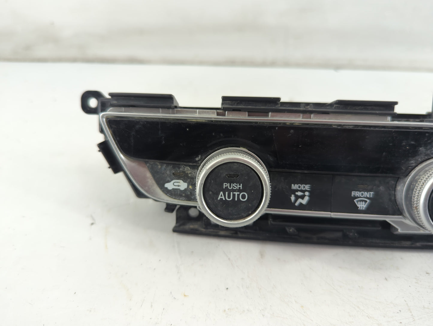 2021-2022 Honda Accord Climate Control Module Temperature AC/Heater Replacement P/N:79610TVAA210M1 Fits Fits 2021 2022 OEM Used Auto Parts