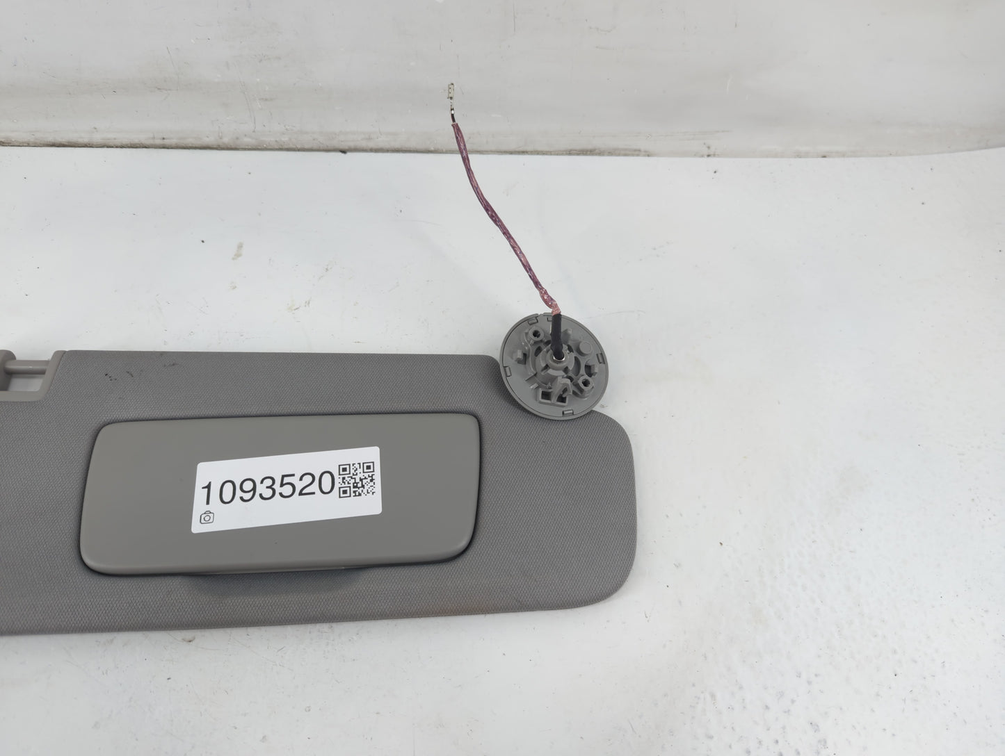 2020-2022 Chevrolet Equinox Sun Visor Shade Replacement Passenger Right Mirror Fits Fits 2020 2021 2022 OEM Used Auto Parts