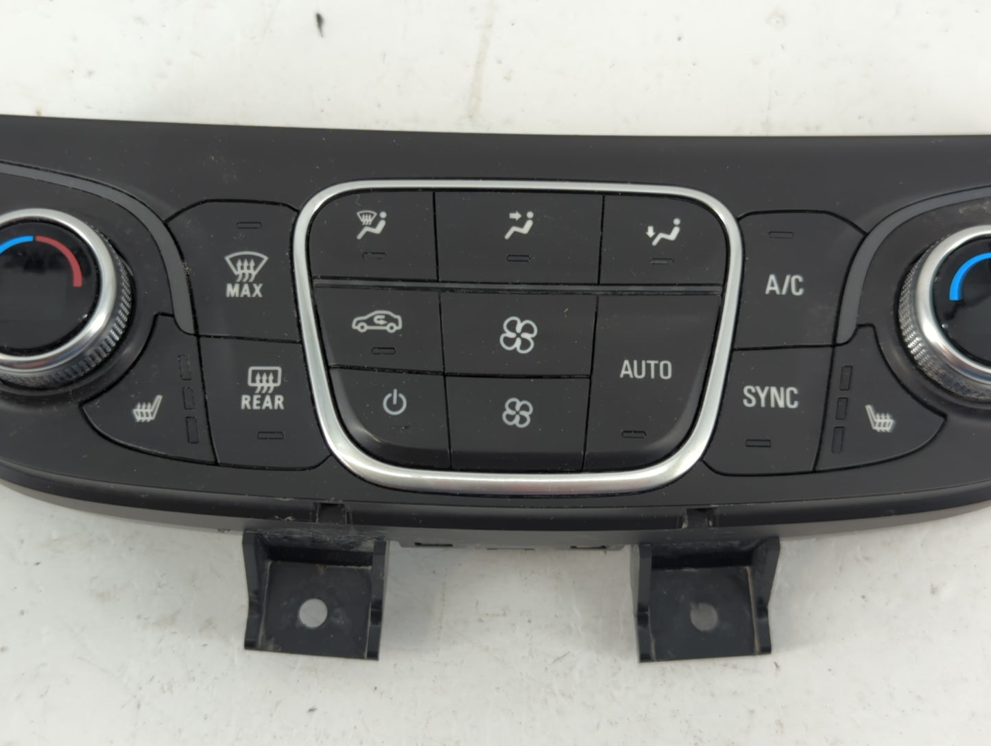 2018-2019 Chevrolet Equinox Climate Control Module Temperature AC/Heater Replacement P/N:84422506 Fits Fits 2018 2019 OEM Used Auto Parts