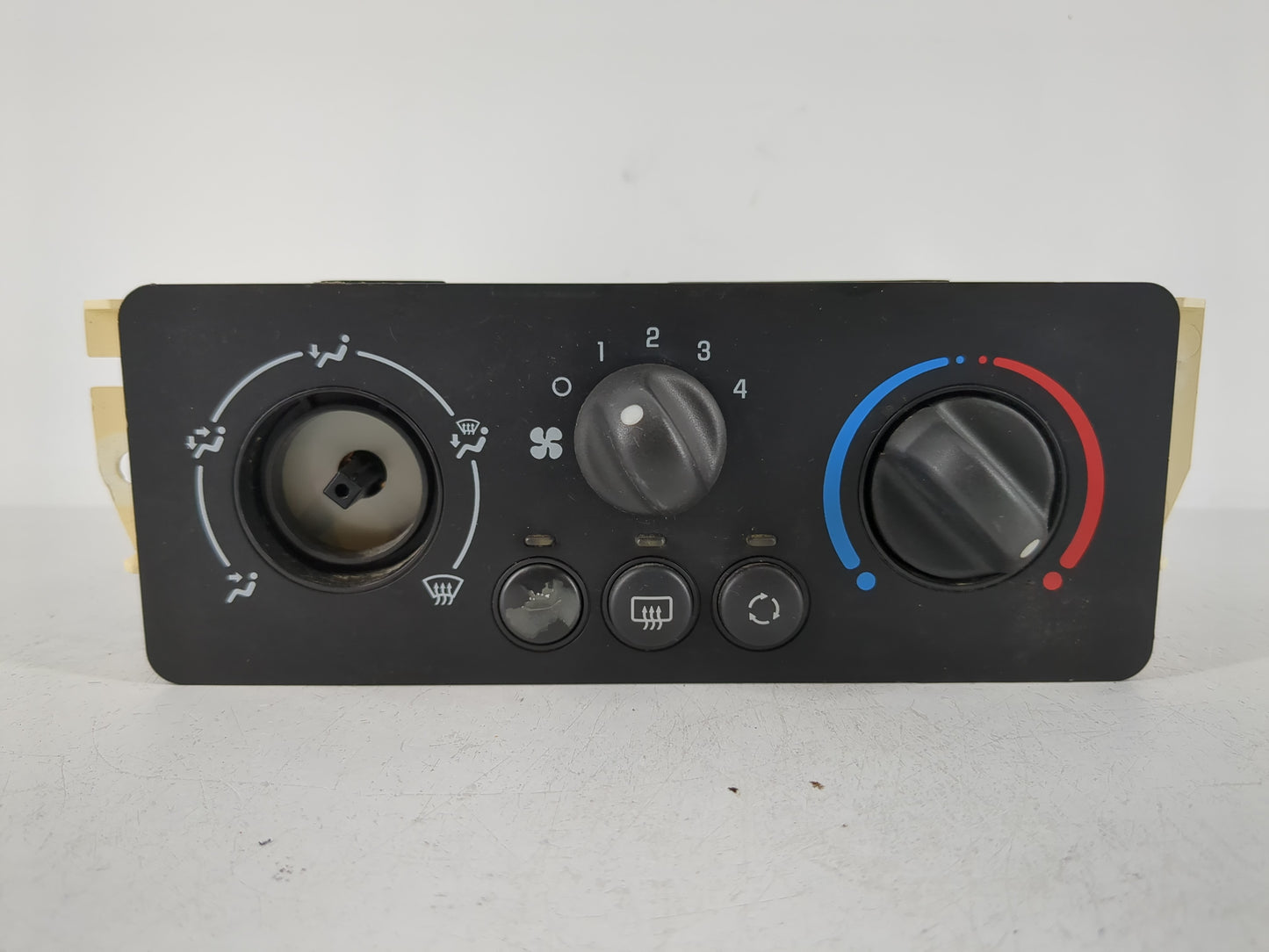 2006-2007 Saturn Ion Climate Control Module Temperature AC/Heater Replacement P/N:15208640 Fits Fits 2006 2007 OEM Used Auto Parts