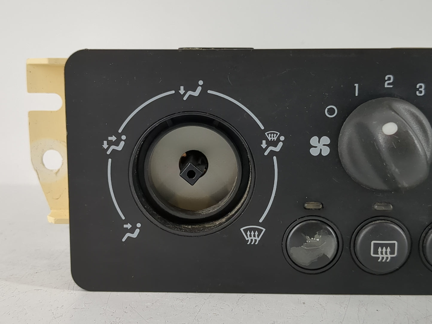 2006-2007 Saturn Ion Climate Control Module Temperature AC/Heater Replacement P/N:15208640 Fits Fits 2006 2007 OEM Used Auto Parts