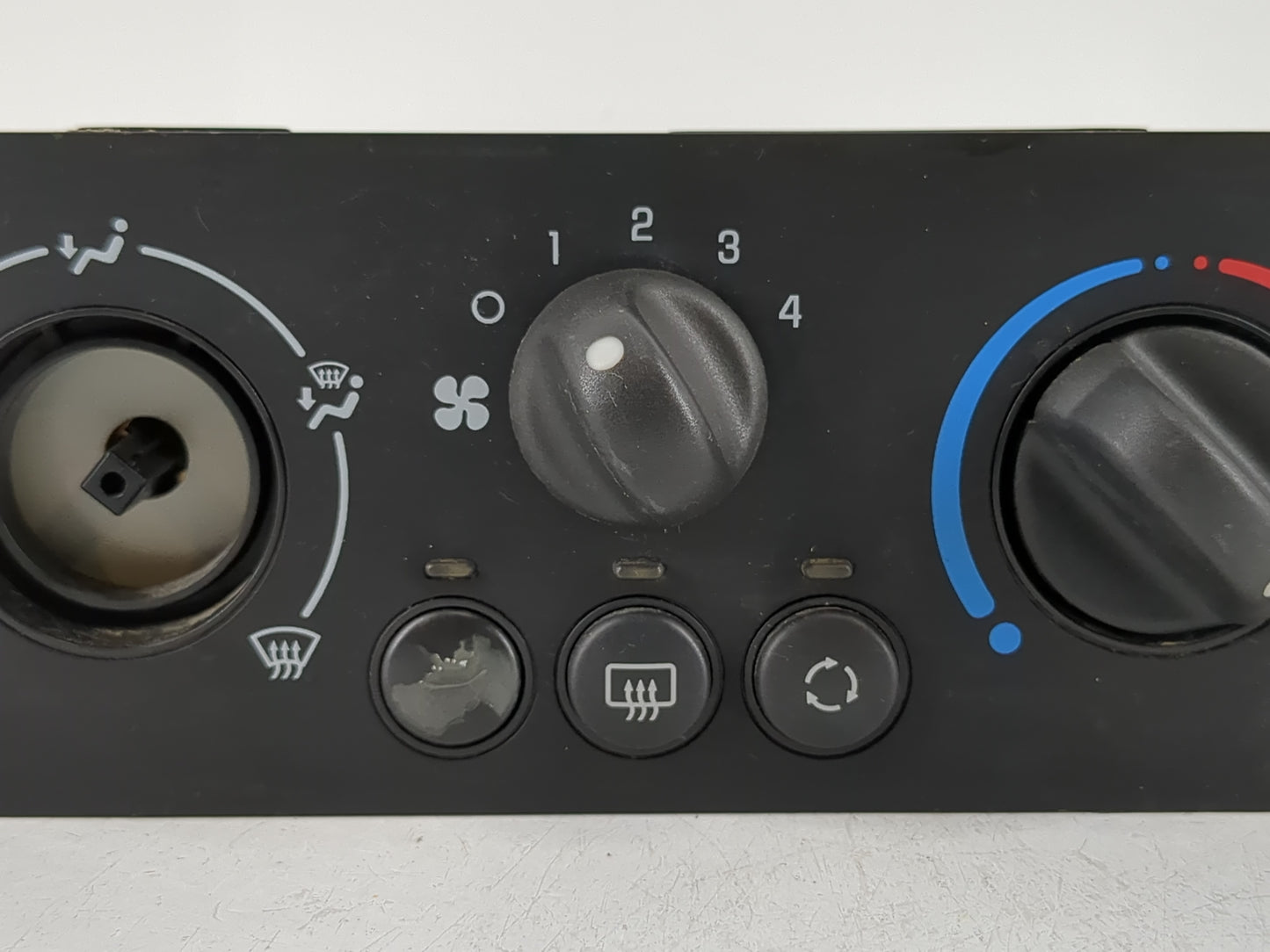 2006-2007 Saturn Ion Climate Control Module Temperature AC/Heater Replacement P/N:15208640 Fits Fits 2006 2007 OEM Used Auto Parts