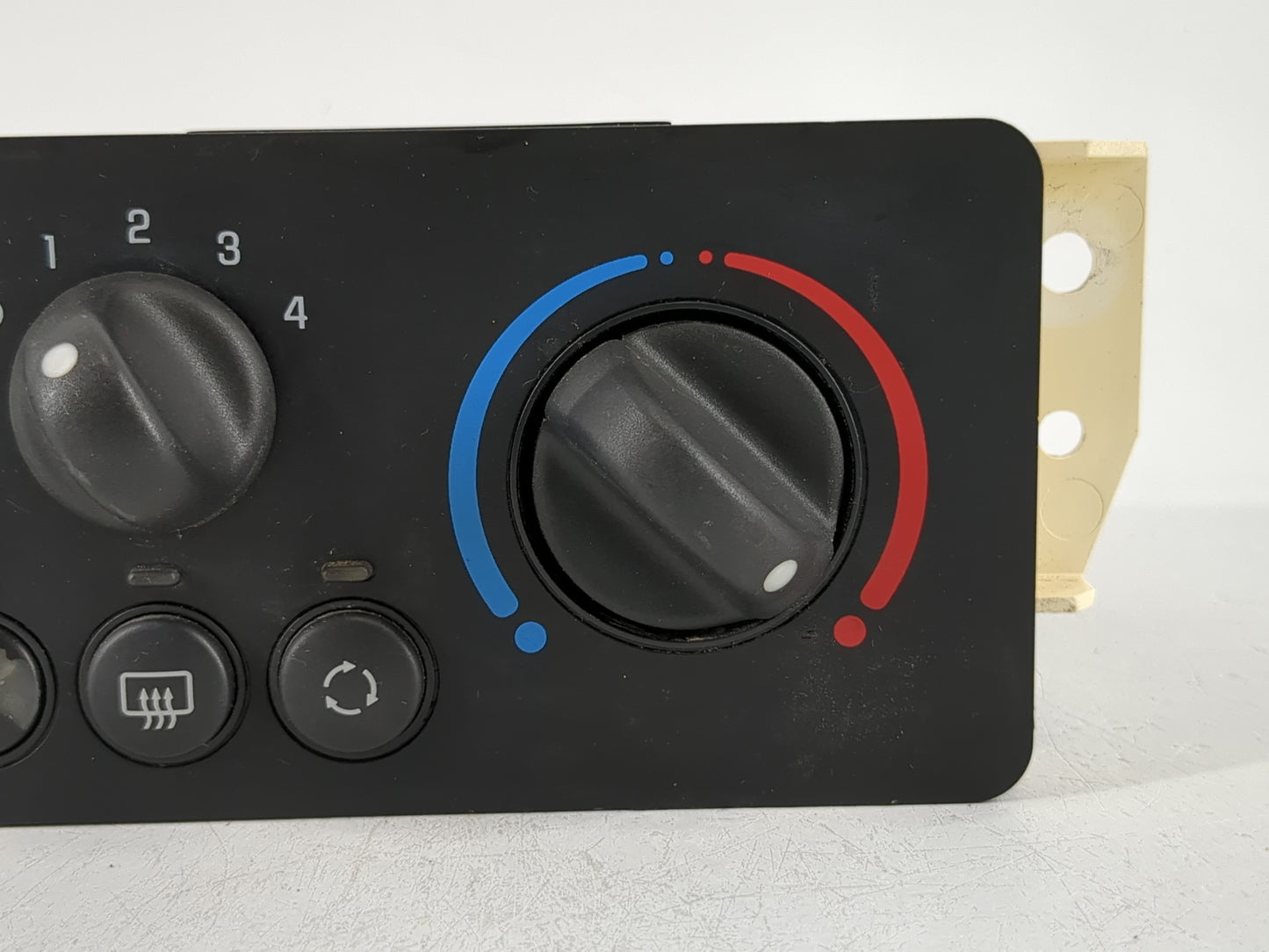 2006-2007 Saturn Ion Climate Control Module Temperature AC/Heater Replacement P/N:15208640 Fits Fits 2006 2007 OEM Used Auto Parts