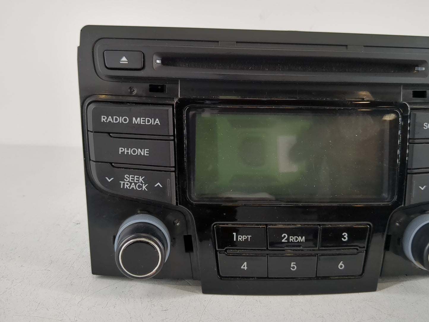2012-2014 Hyundai Sonata Radio AM FM Cd Player Receiver Replacement P/N:96180-3Q700 Fits Fits 2012 2013 2014 OEM Used Auto Parts - Oemusedautoparts1.com