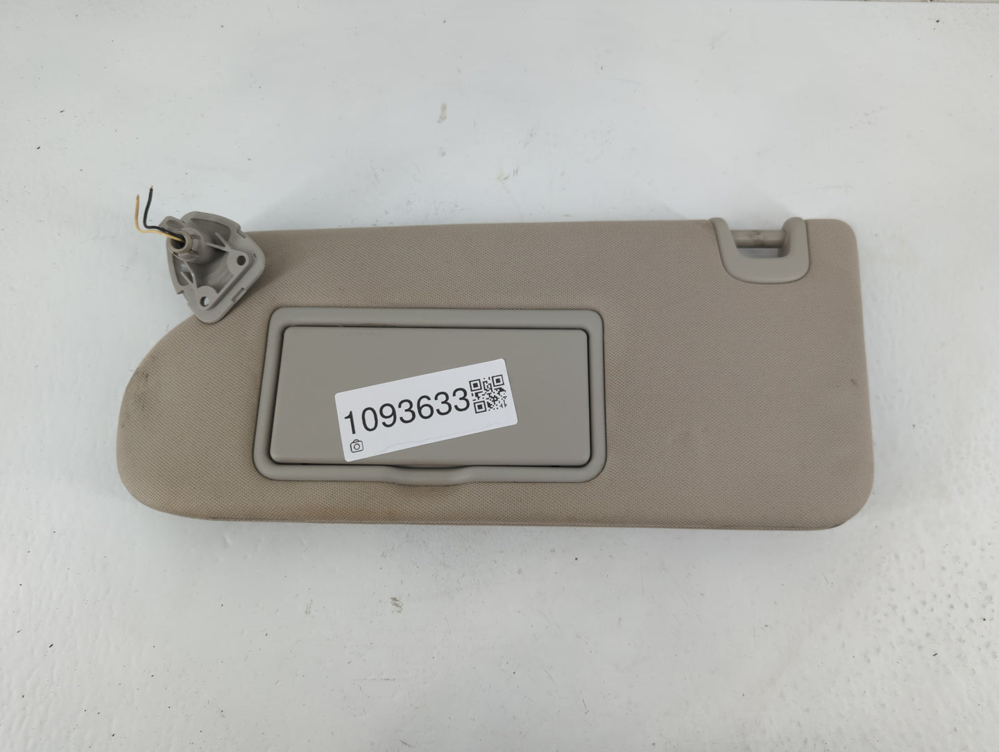 2015-2018 Nissan Murano Sun Visor Shade Replacement Driver Left Mirror Fits Fits 2015 2016 2017 2018 OEM Used Auto Parts - Oemusedautoparts1.com