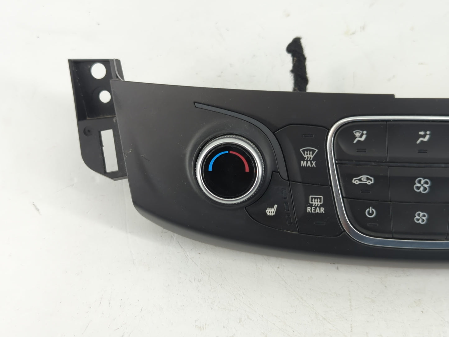 2018-2022 Chevrolet Traverse Climate Control Module Temperature AC/Heater Replacement P/N:84216553 Fits OEM Used Auto Parts