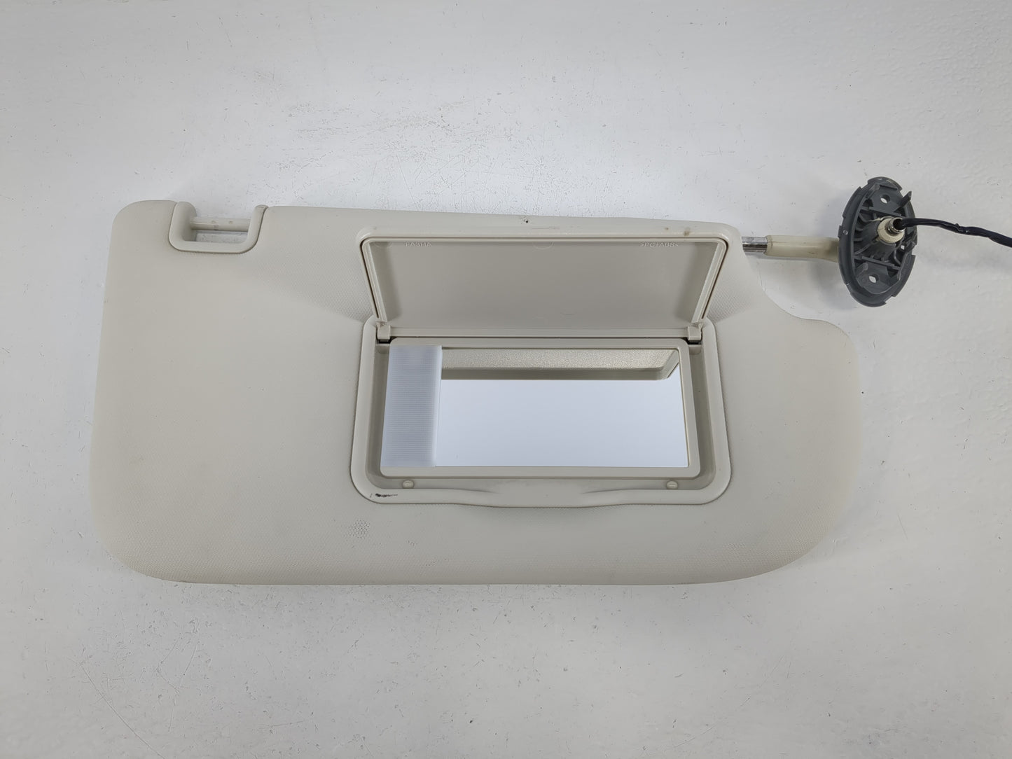 2013-2019 Ford Escape Sun Visor Shade Replacement Passenger Right Mirror Fits Fits 2013 2014 2015 2016 2017 2018 2019 OEM Used Auto Parts - Oemusedautoparts1.com