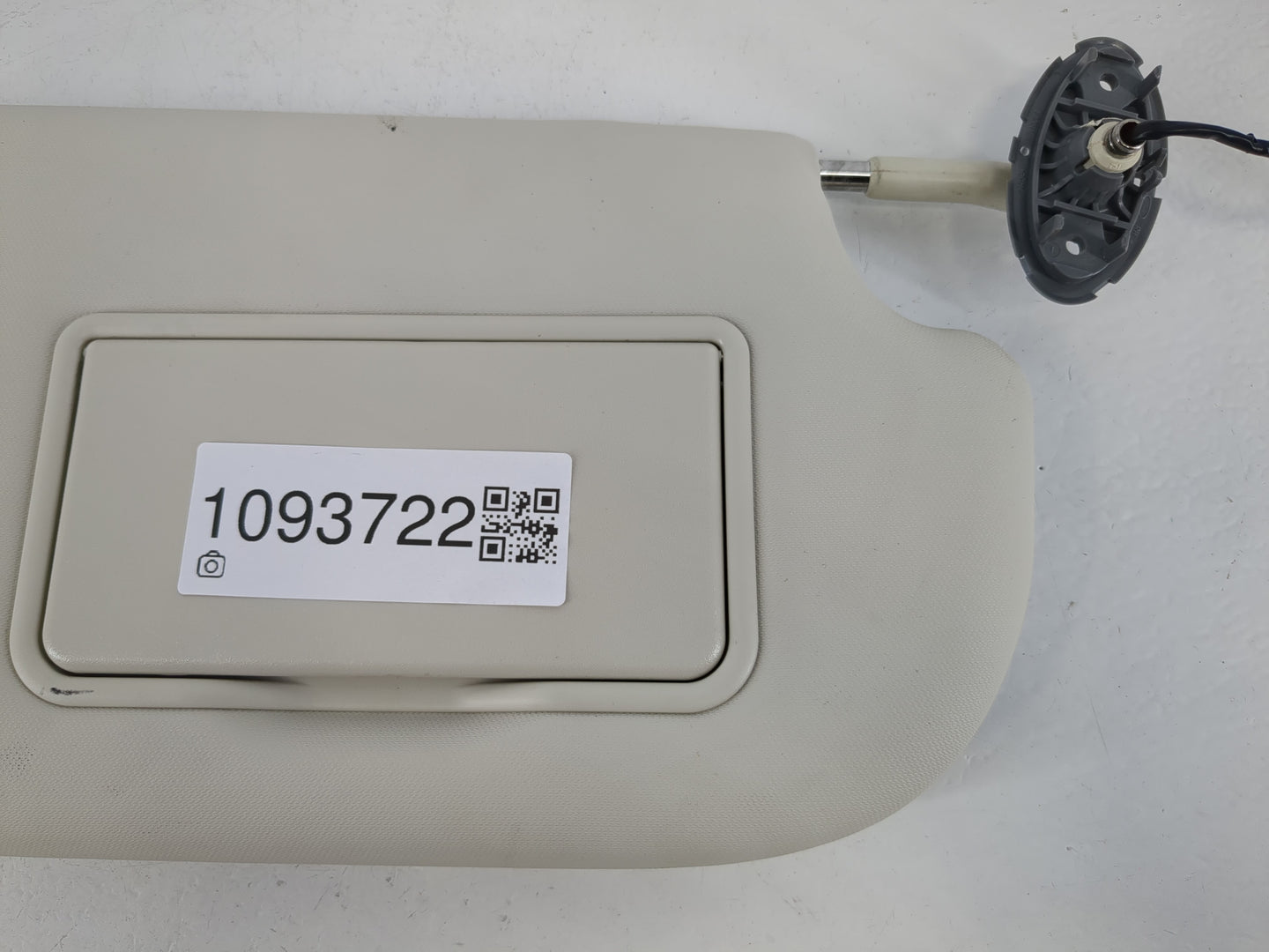 2013-2019 Ford Escape Sun Visor Shade Replacement Passenger Right Mirror Fits Fits 2013 2014 2015 2016 2017 2018 2019 OEM Used Auto Parts - Oemusedautoparts1.com