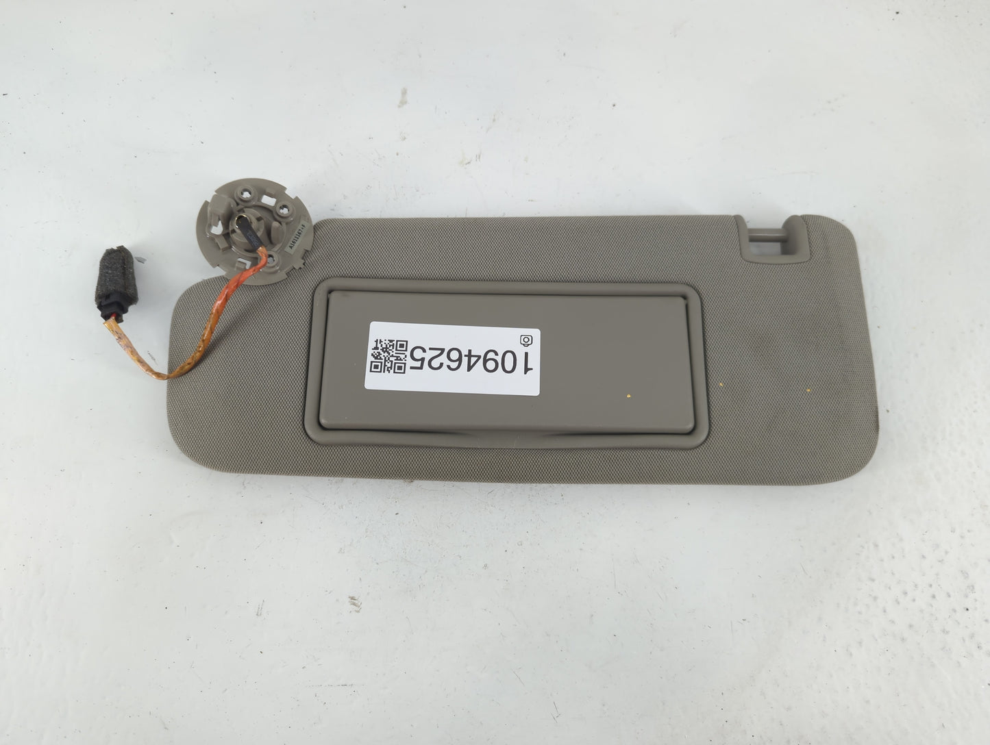 2014-2019 Cadillac Cts Sun Visor Shade Replacement Driver Left Mirror Fits Fits 2014 2015 2016 2017 2018 2019 OEM Used Auto Parts