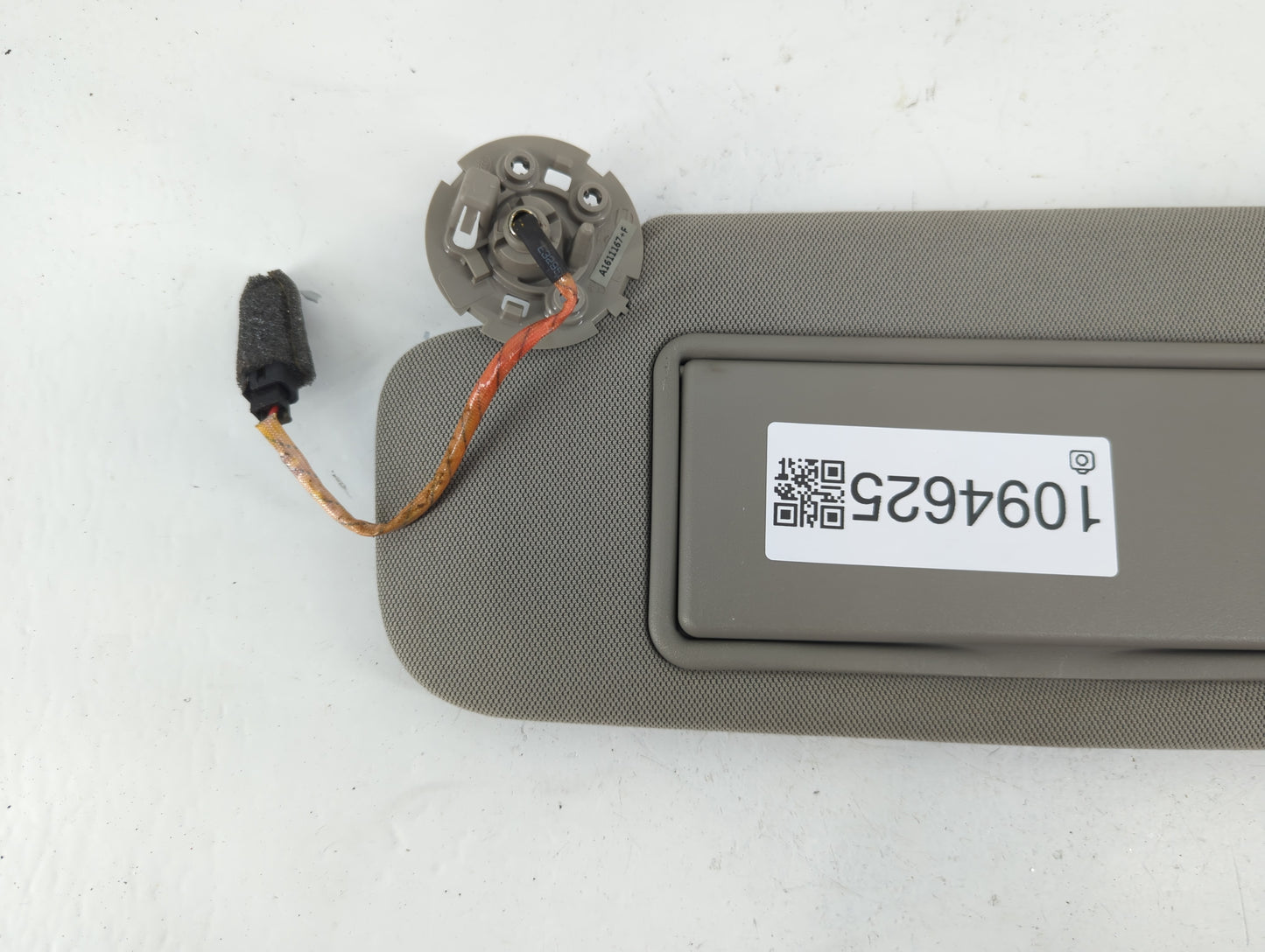 2014-2019 Cadillac Cts Sun Visor Shade Replacement Driver Left Mirror Fits Fits 2014 2015 2016 2017 2018 2019 OEM Used Auto Parts