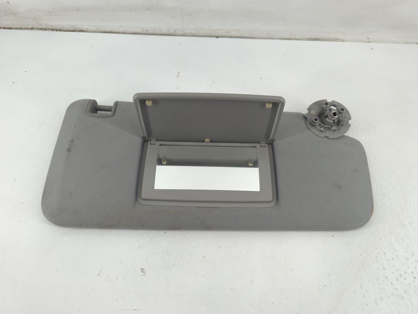 2017-2021 Chevrolet Trax Sun Visor Shade Replacement Passenger Right Mirror Fits Fits 2017 2018 2019 2020 2021 OEM Used Auto Parts