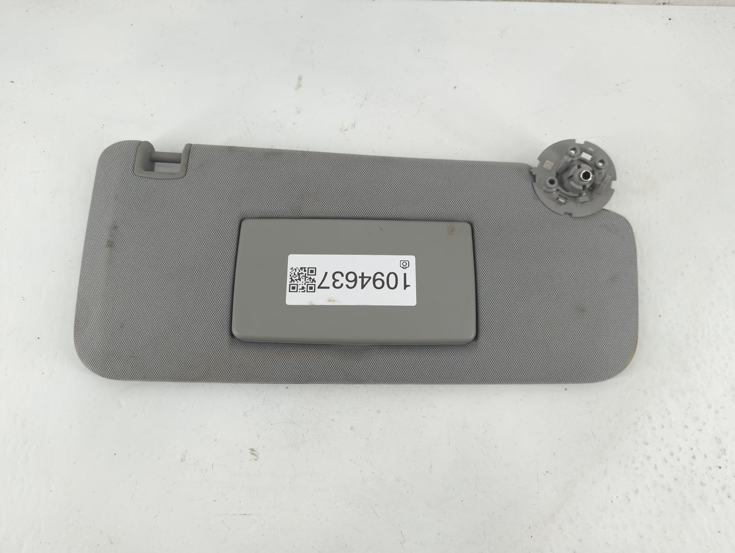 2017-2021 Chevrolet Trax Sun Visor Shade Replacement Passenger Right Mirror Fits Fits 2017 2018 2019 2020 2021 OEM Used Auto Parts