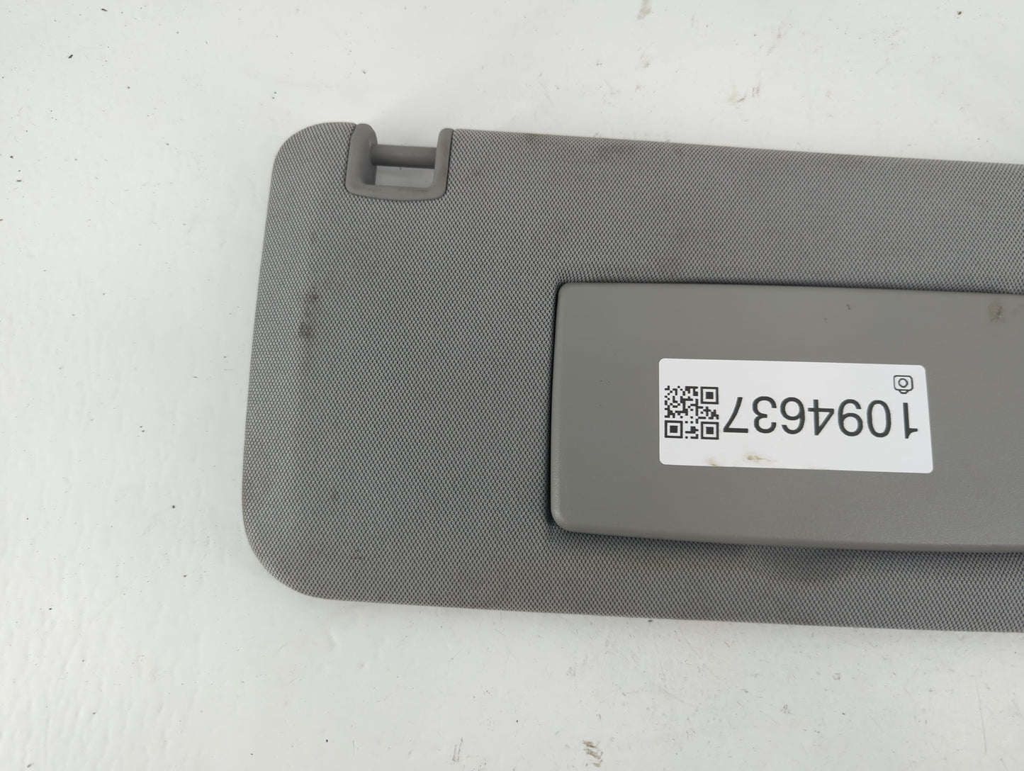 2017-2021 Chevrolet Trax Sun Visor Shade Replacement Passenger Right Mirror Fits Fits 2017 2018 2019 2020 2021 OEM Used Auto Parts