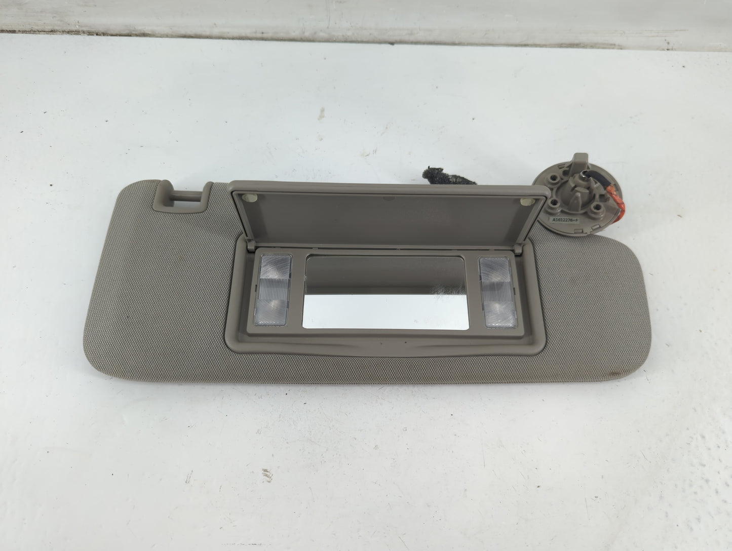 2014-2019 Cadillac Cts Sun Visor Shade Replacement Passenger Right Mirror Fits Fits 2014 2015 2016 2017 2018 2019 OEM Used Auto Parts