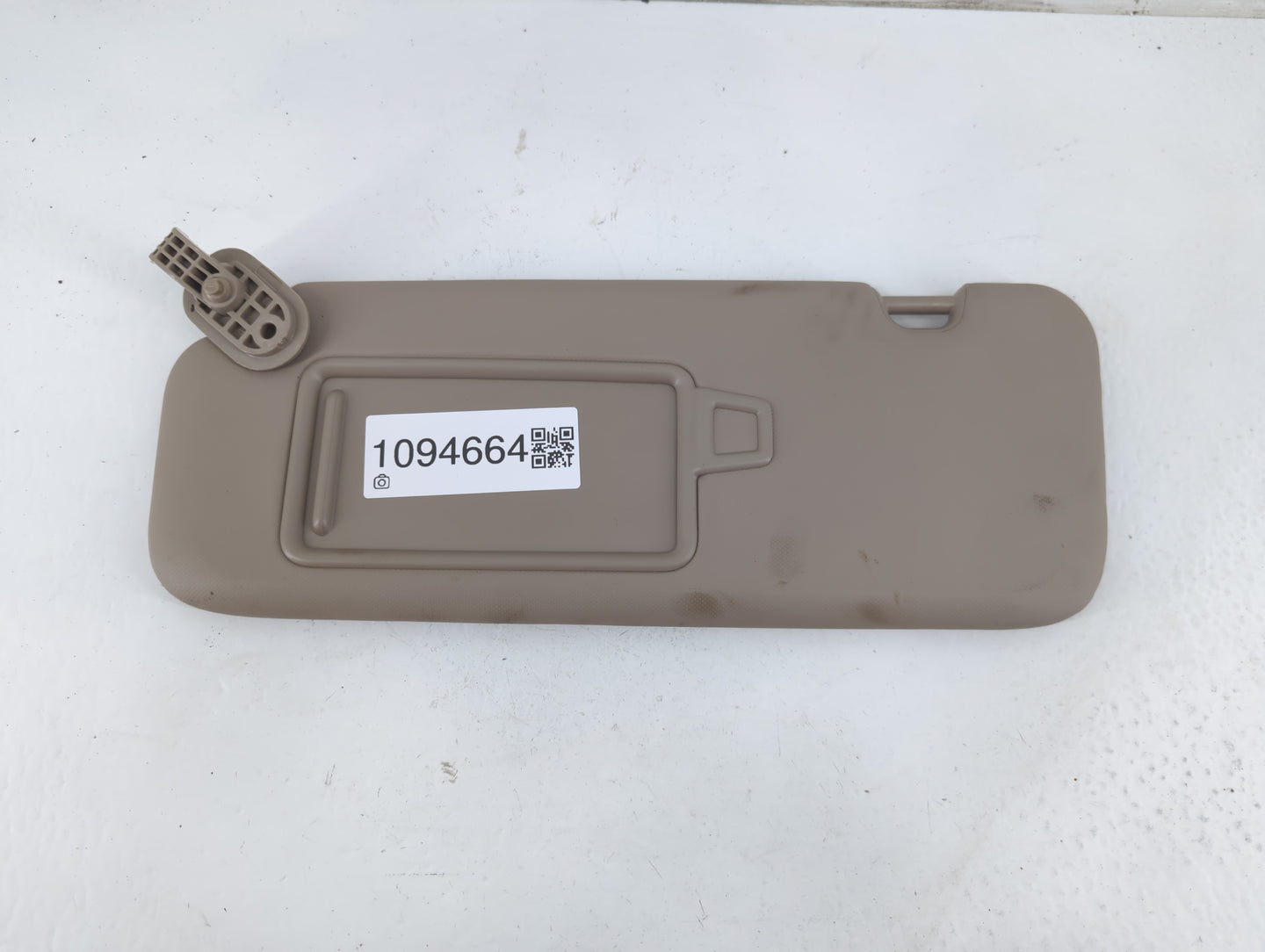 2017-2020 Hyundai Elantra Sun Visor Shade Replacement Driver Left Mirror Fits Fits 2017 2018 2019 2020 OEM Used Auto Parts - Oemusedautoparts1.com