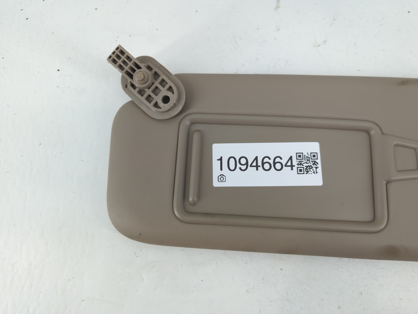 2017-2020 Hyundai Elantra Sun Visor Shade Replacement Driver Left Mirror Fits Fits 2017 2018 2019 2020 OEM Used Auto Parts - Oemusedautoparts1.com