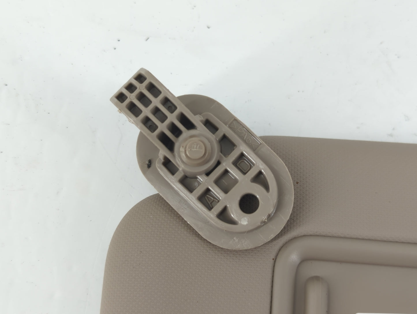 2017-2020 Hyundai Elantra Sun Visor Shade Replacement Driver Left Mirror Fits Fits 2017 2018 2019 2020 OEM Used Auto Parts - Oemusedautoparts1.com