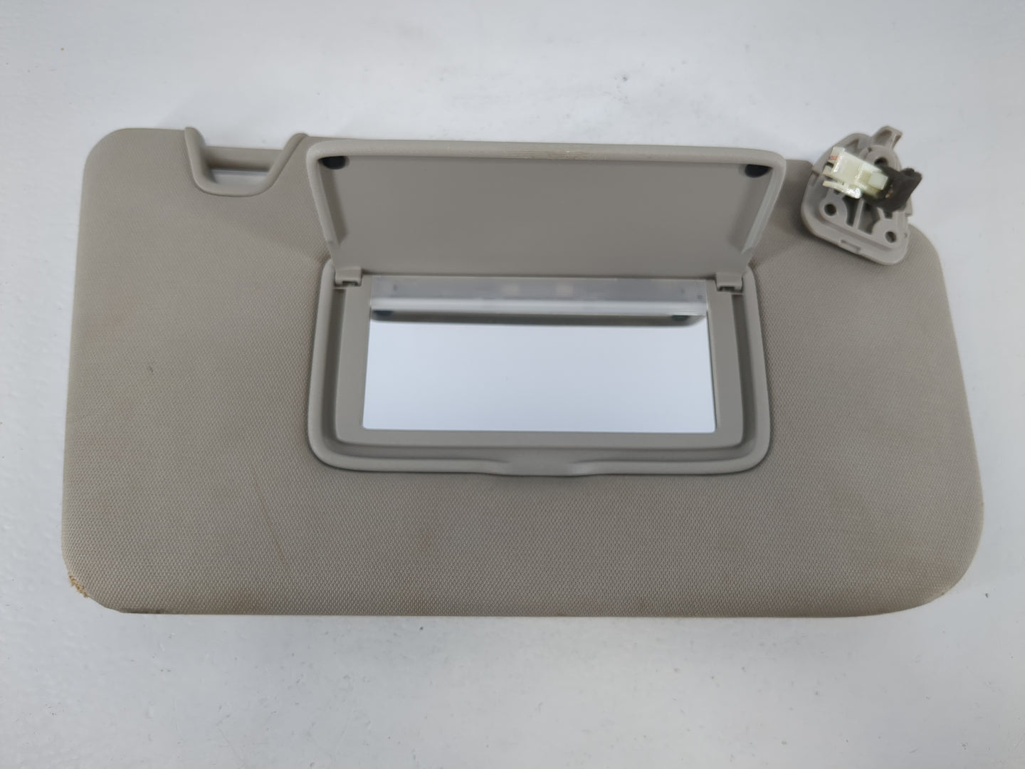 2018-2020 Nissan Rogue Sun Visor Shade Replacement Passenger Right Mirror Fits Fits 2018 2019 2020 OEM Used Auto Parts - Oemusedautoparts1.com