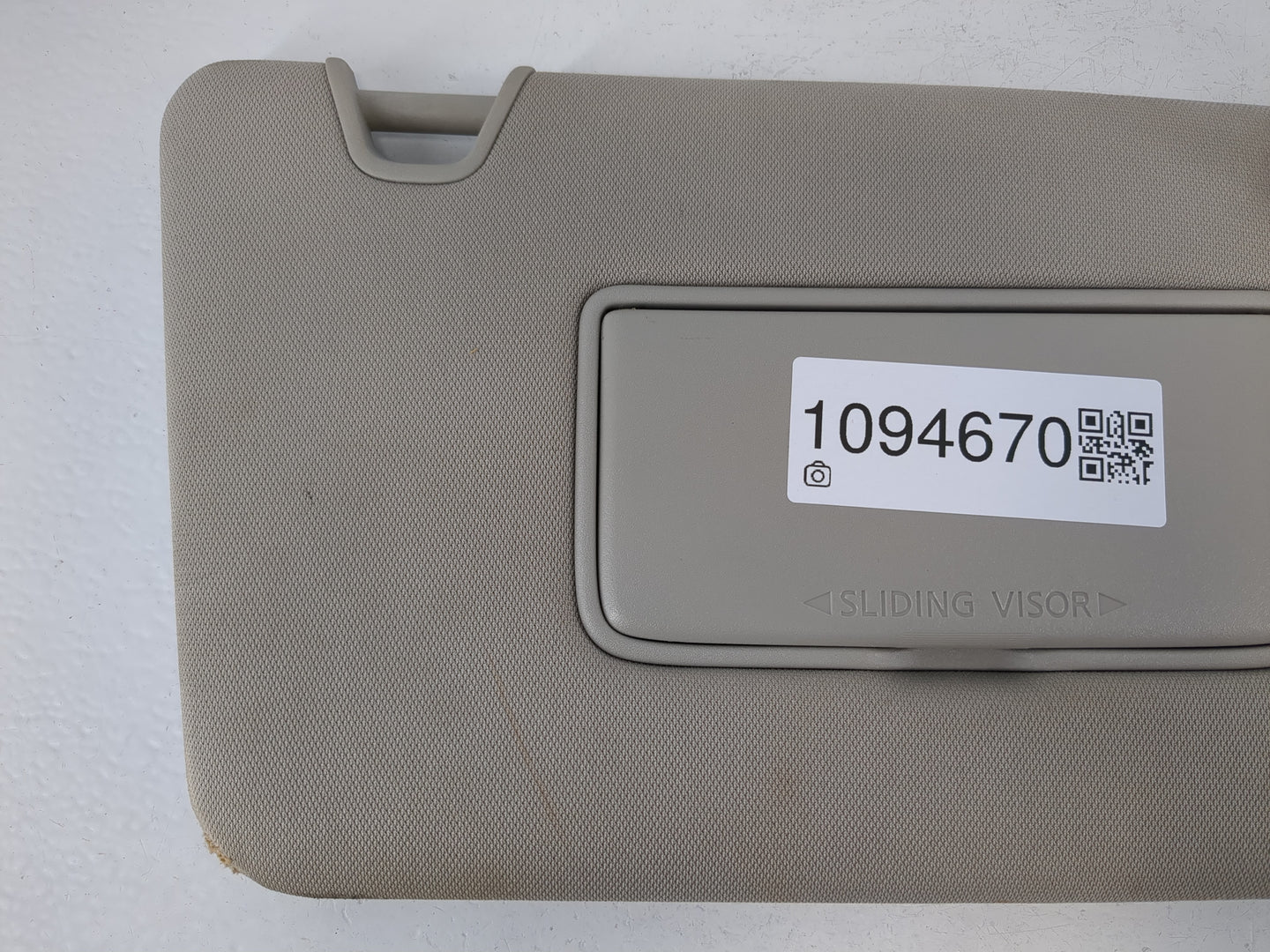 2018-2020 Nissan Rogue Sun Visor Shade Replacement Passenger Right Mirror Fits Fits 2018 2019 2020 OEM Used Auto Parts - Oemusedautoparts1.com