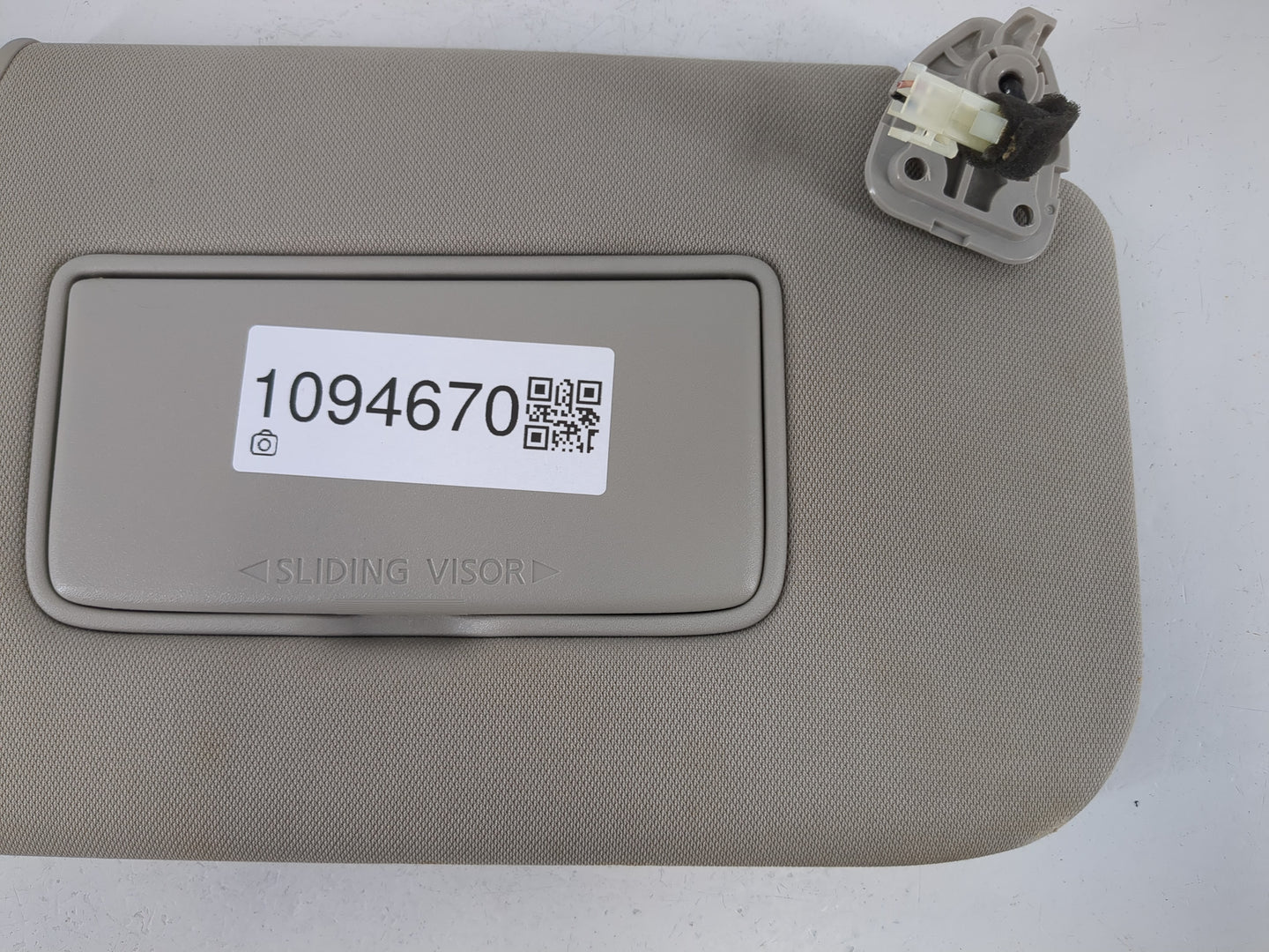 2018-2020 Nissan Rogue Sun Visor Shade Replacement Passenger Right Mirror Fits Fits 2018 2019 2020 OEM Used Auto Parts - Oemusedautoparts1.com