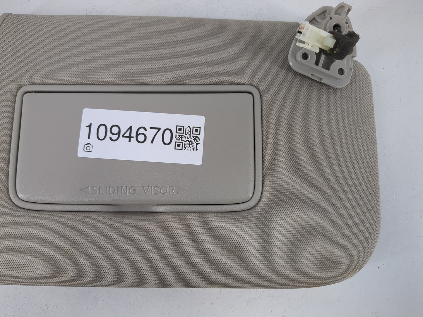 2018-2020 Nissan Rogue Sun Visor Shade Replacement Passenger Right Mirror Fits Fits 2018 2019 2020 OEM Used Auto Parts - Oemusedautoparts1.com