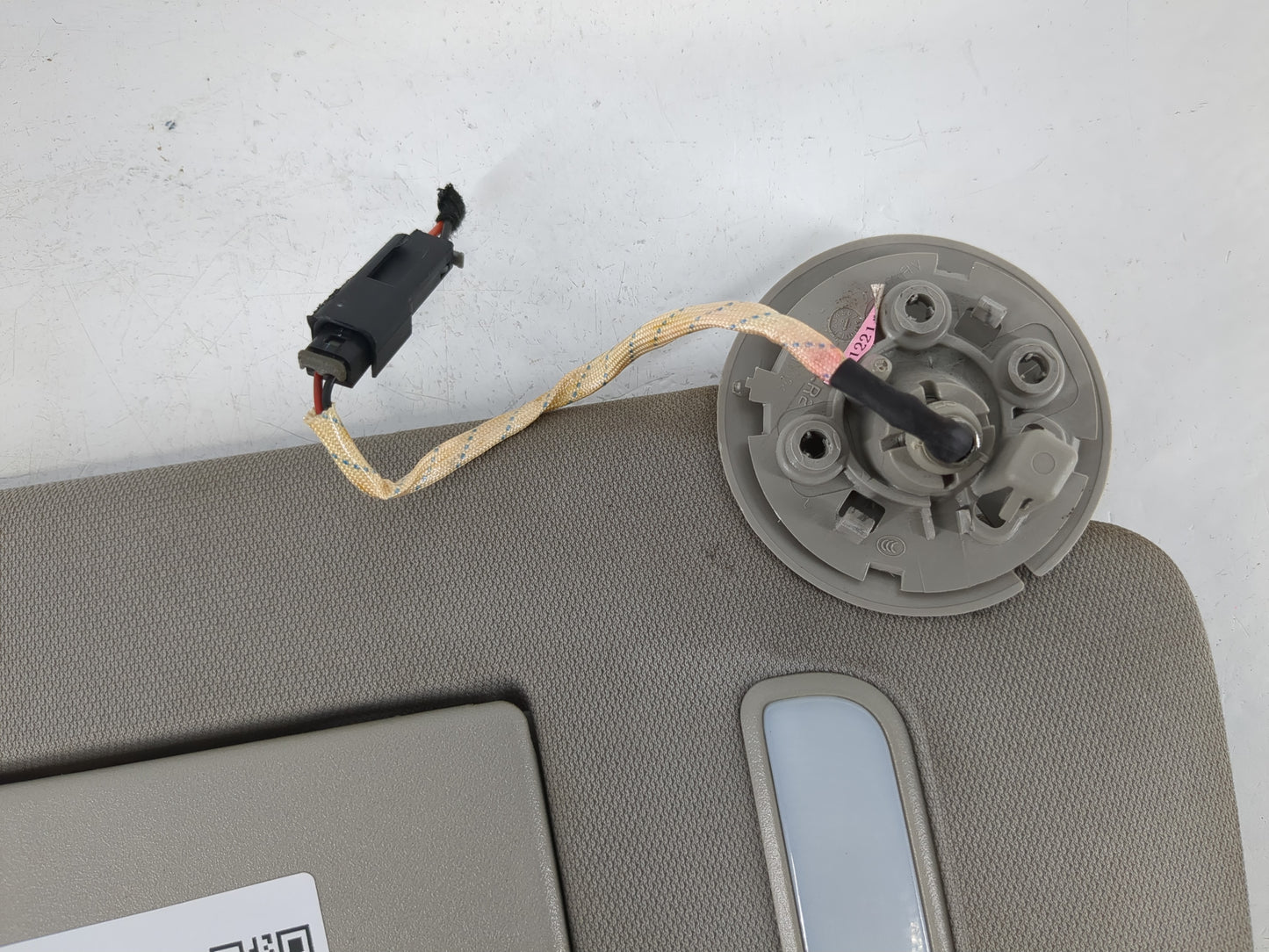 2017 Chevrolet Traverse Sun Visor Shade Replacement Passenger Right Mirror Fits OEM Used Auto Parts